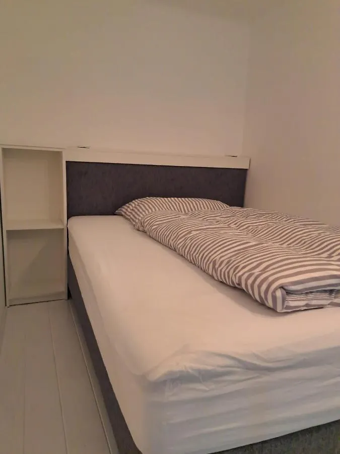 דירות וינה Ruhige Art-Garconniere Mit Balkon אוסטריה